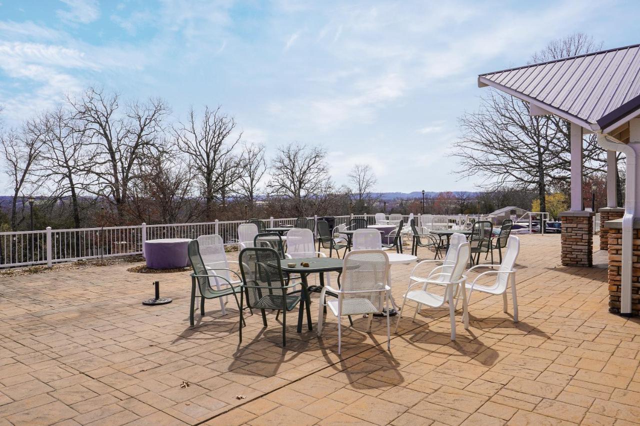 Cozy Top Floor 2Br Condo With View And Amenities!! Брэнсон Экстерьер фото