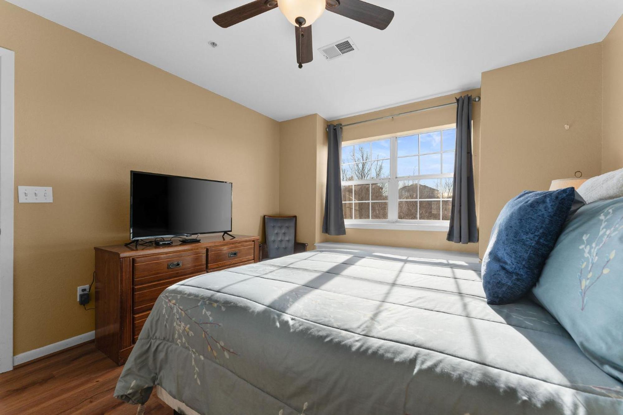 Cozy Top Floor 2Br Condo With View And Amenities!! Брэнсон Экстерьер фото