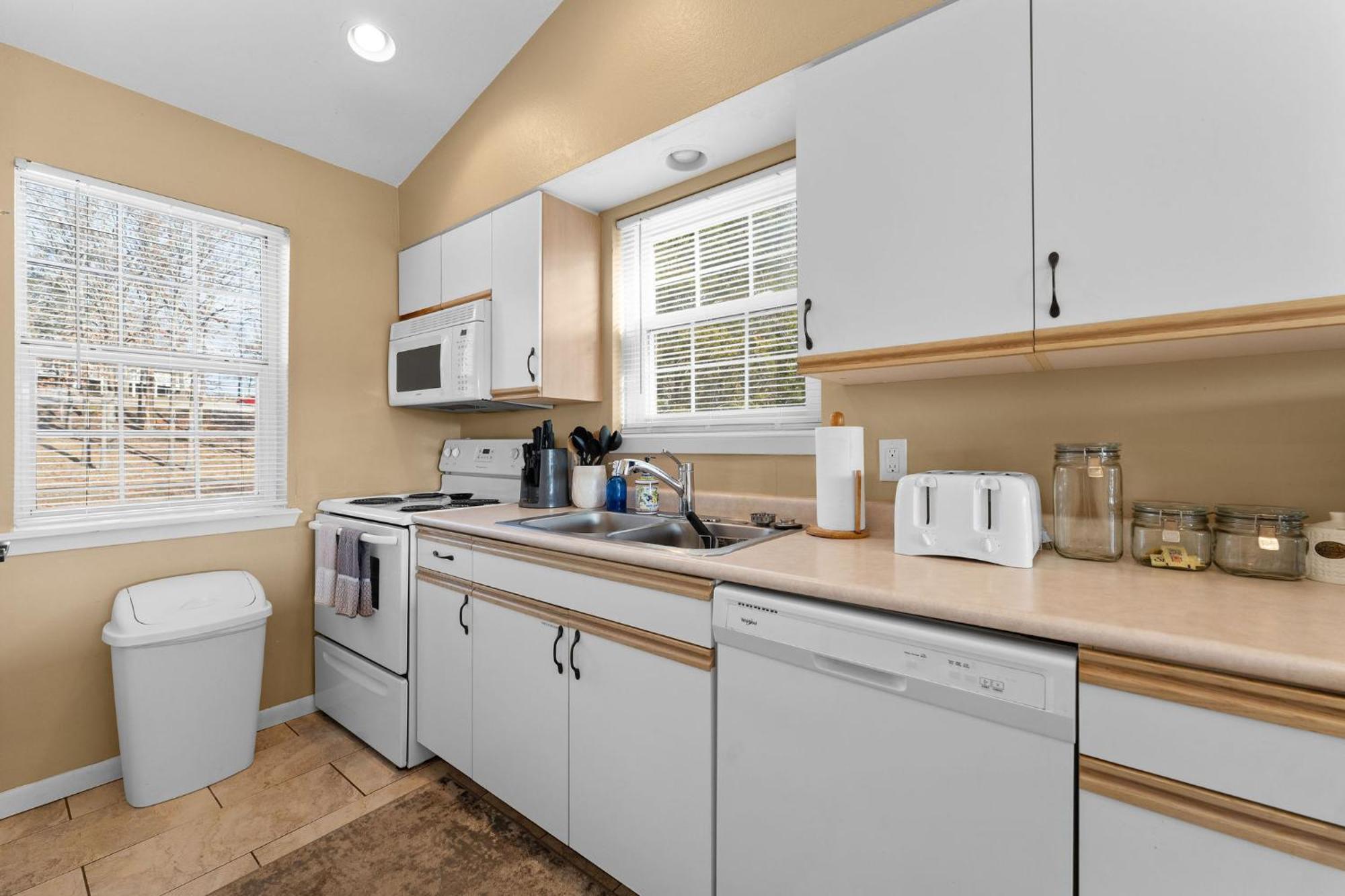 Cozy Top Floor 2Br Condo With View And Amenities!! Брэнсон Экстерьер фото